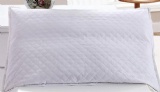 Neck pillow with quited cover